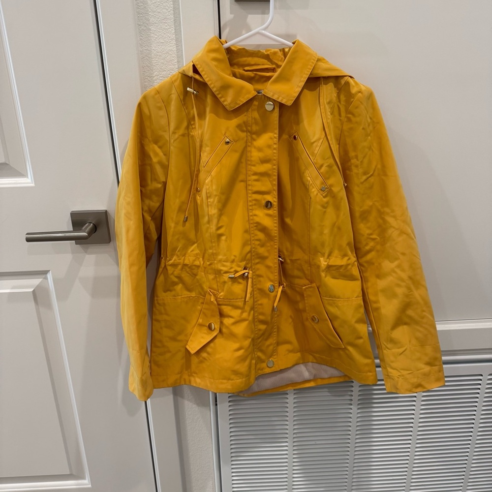 Never Worn: MACY’S Charter Club PP Mustard Yellow Women's Rain Jacket Anorak